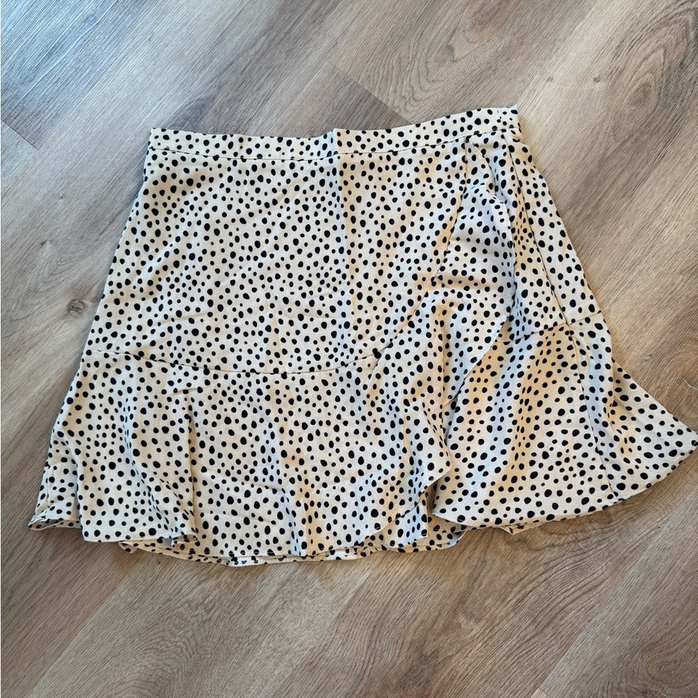 NWT Mini skirt, leopard style Sz Large